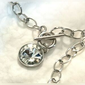 Elegant Silver Chain Necklace with Crystal Pendant